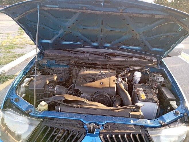 Mitsubishi L200 2009, 287,500 km - 2.5 л - Bakı