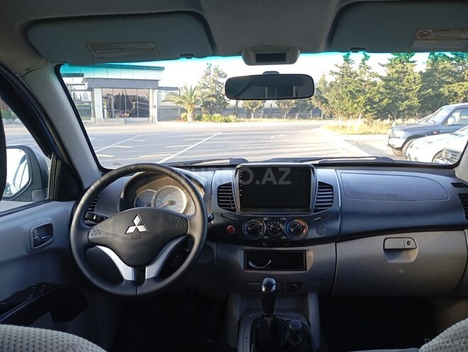 Mitsubishi L200 2009, 287,500 km - 2.5 л - Bakı