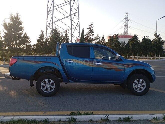 Mitsubishi L200 2009, 287,500 km - 2.5 л - Bakı