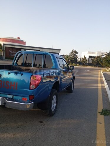 Mitsubishi L200 2009, 287,500 km - 2.5 л - Bakı