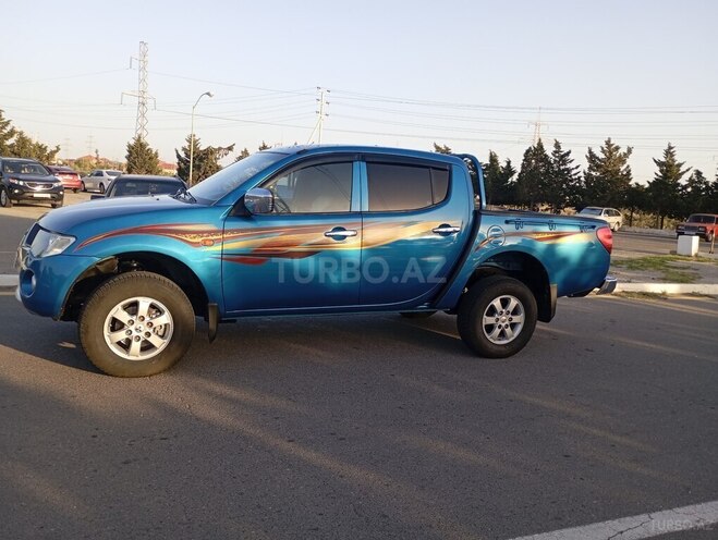 Mitsubishi L200 2009, 287,500 km - 2.5 л - Bakı