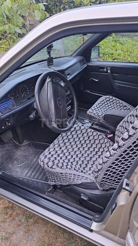 Mercedes 190 1991, 220,000 km - 2.0 л - Şəki