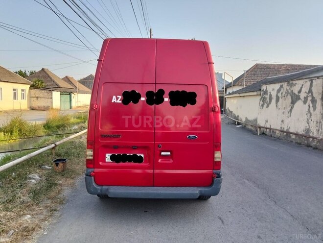 Ford Transit-8