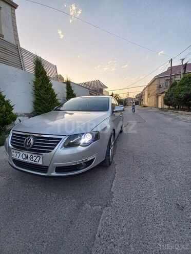 Volkswagen Passat 2010, 243,510 km - 2.0 l - Bakı