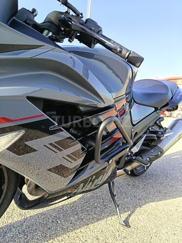 Kawasaki Ninja ZX-14-8