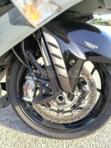 Kawasaki Ninja ZX-14-9