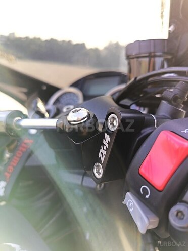 Kawasaki Ninja ZX-14-12