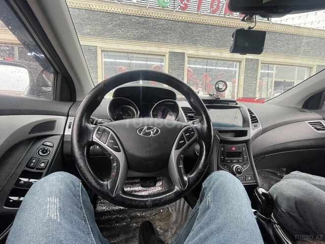 Hyundai Avante 2015, 178,000 km - 1.6 л - Şirvan