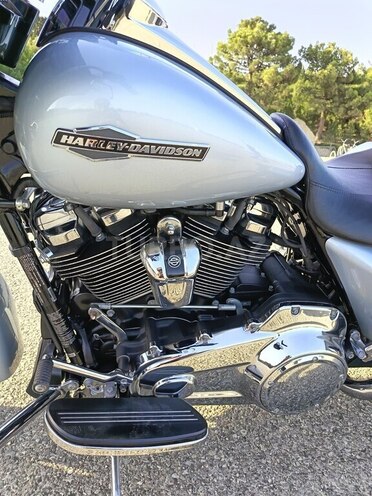 Harley-Davidson FLHX Street Glide-7