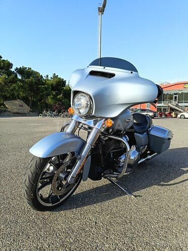 Harley-Davidson FLHX Street Glide-12