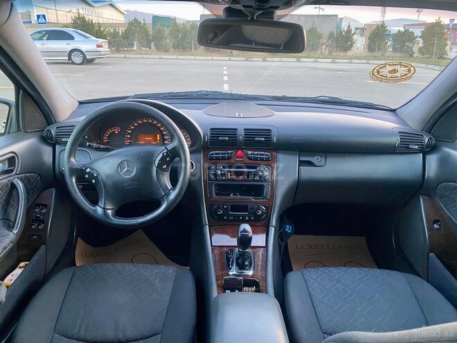 Mercedes C 200 2000, 260,524 km - 2.0 l - Bakı
