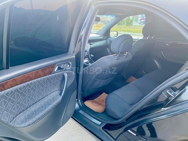 Mercedes C 200 2000, 260,524 km - 2.0 l - Bakı