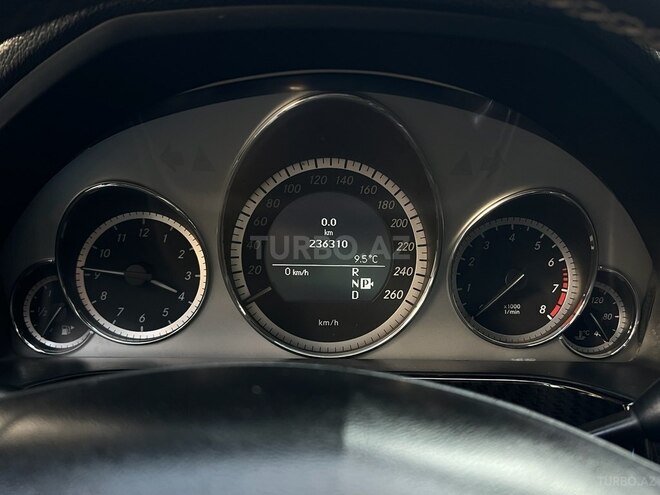 Mercedes E 350 2009, 240,000 km - 3.5 l - Mingəçevir