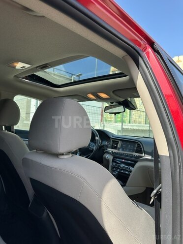 Hyundai Elantra 2019, 45,300 km - 2.0 l - Bakı