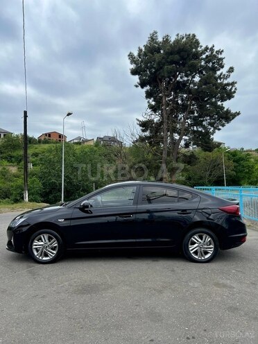 Hyundai Elantra 2019, 170,000 km - 1.6 l - Quba
