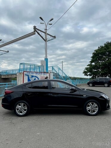 Hyundai Elantra 2019, 170,000 km - 1.6 l - Quba