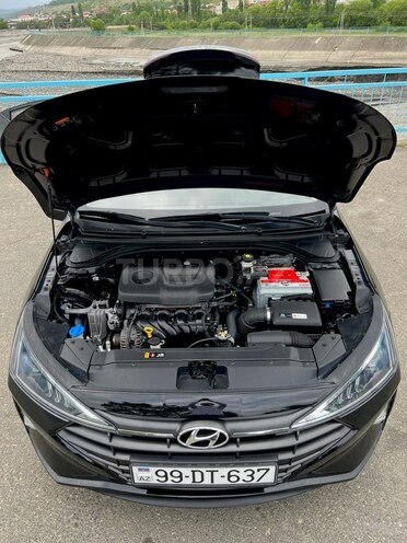 Hyundai Elantra 2019, 170,000 km - 1.6 l - Quba