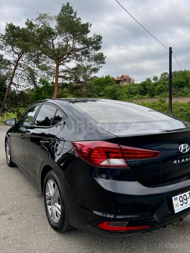Hyundai Elantra 2019, 170,000 km - 1.6 l - Quba