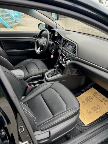 Hyundai Elantra 2019, 170,000 km - 1.6 l - Quba