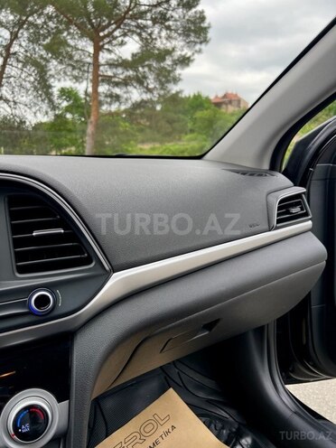 Hyundai Elantra 2019, 170,000 km - 1.6 l - Quba