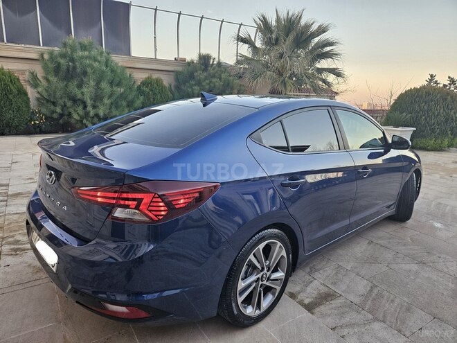 Hyundai Elantra 2019, 105,800 km - 2.0 l - Bakı