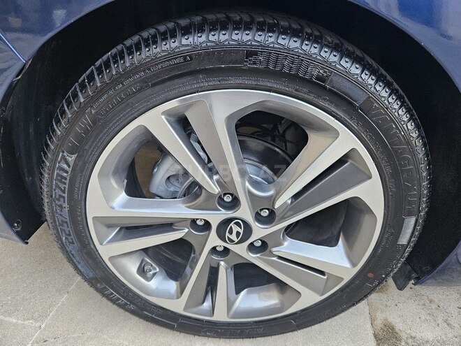 Hyundai Elantra 2019, 105,800 km - 2.0 l - Bakı