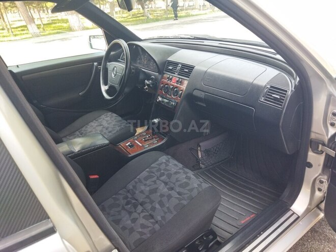 Mercedes C 200 2000, 290,000 km - 2.0 л - Sumqayıt