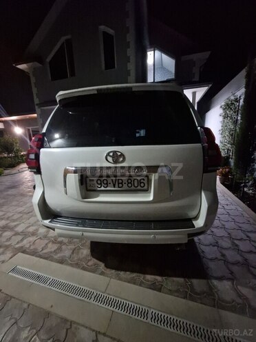 Toyota Land Cruiser Prado 2009, 240,000 km - 2.7 л - Bakı