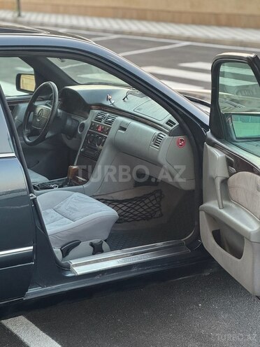 Mercedes E 200 1997, 350,000 km - 2.0 l - Bakı