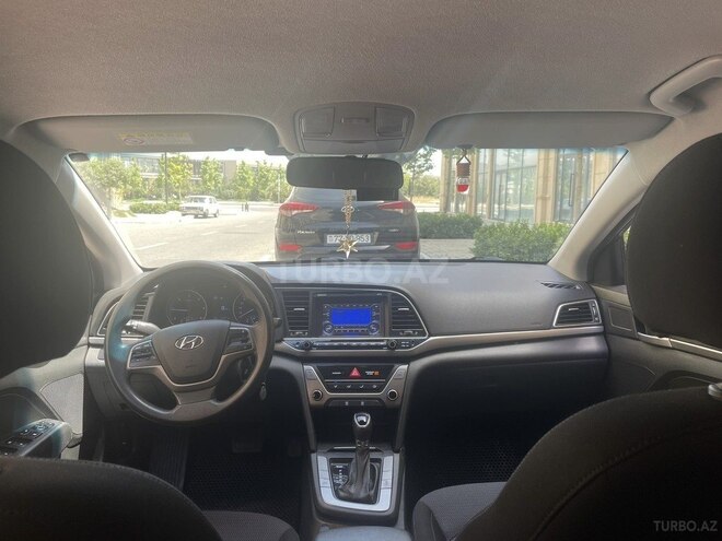 Hyundai Avante 2015, 270,000 km - 1.6 l - Bakı