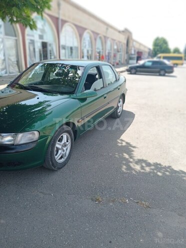 Opel Vectra 1995, 200,000 km - 1.6 l - Gəncə