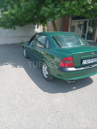 Opel Vectra 1995, 200,000 km - 1.6 l - Gəncə