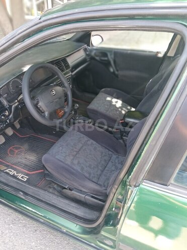 Opel Vectra 1995, 200,000 km - 1.6 l - Gəncə