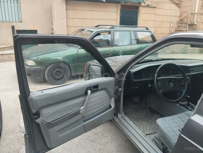 Mercedes 190 1992, 360,000 km - 2.0 л - Bakı
