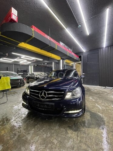 Mercedes C 200 d 2011, 361,111 km - 2.2 l - Bakı