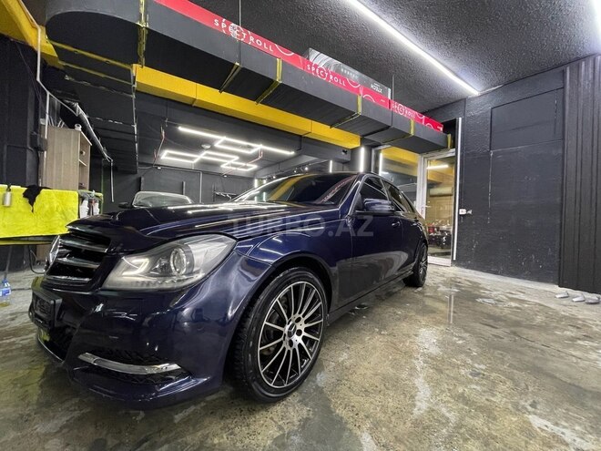 Mercedes C 200 d 2011, 361,111 km - 2.2 l - Bakı
