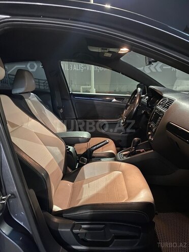 Volkswagen Jetta 2015, 121,000 km - 1.8 l - Bakı
