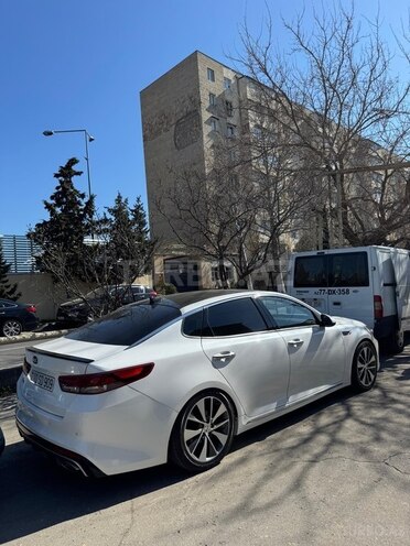 Kia K5-4