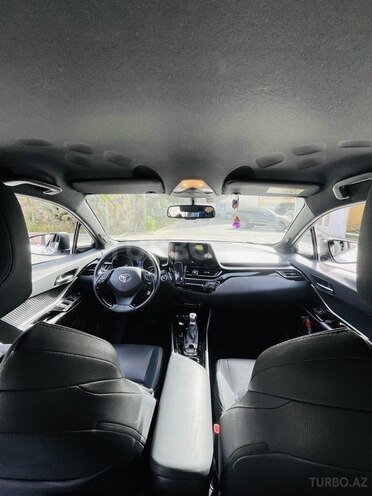 Toyota C-HR 2019, 35,000 km - 1.2 l - Bakı
