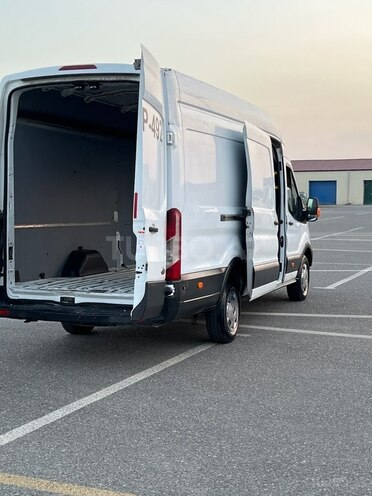 Ford Transit-3
