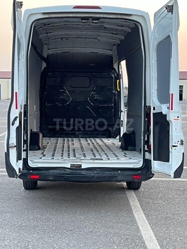 Ford Transit-5