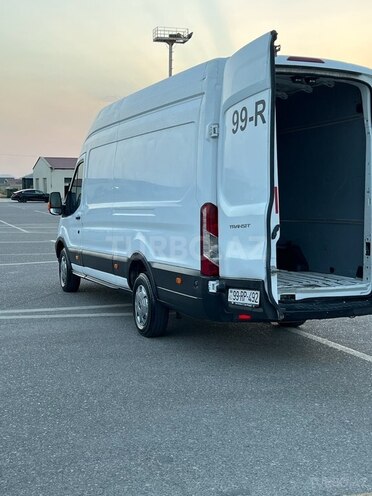 Ford Transit-6