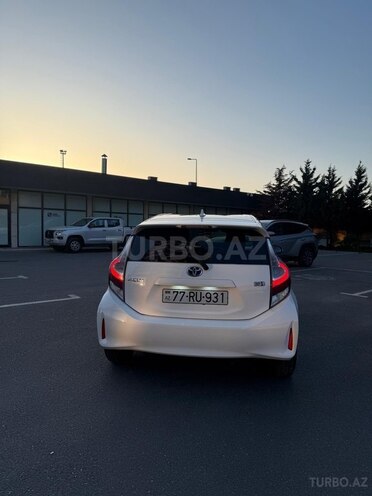 Toyota Aqua 2018, 130,000 km - 1.5 l - Bakı