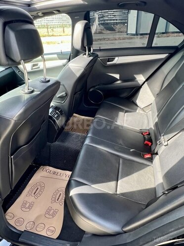Mercedes C 250-11
