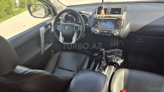 Toyota Land Cruiser Prado-10