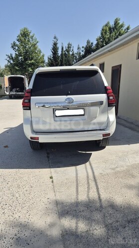 Toyota Land Cruiser Prado-5