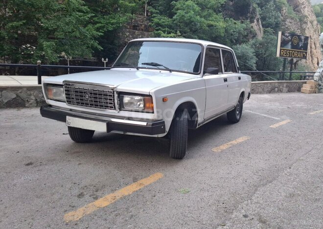 LADA (VAZ) 2107 2005, 95,000 km - 1.6 l - Quba