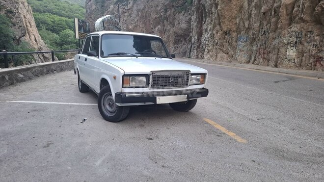 LADA (VAZ) 2107 2005, 95,000 km - 1.6 l - Quba