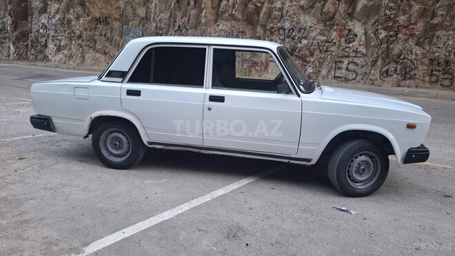 LADA (VAZ) 2107 2005, 95,000 km - 1.6 l - Quba