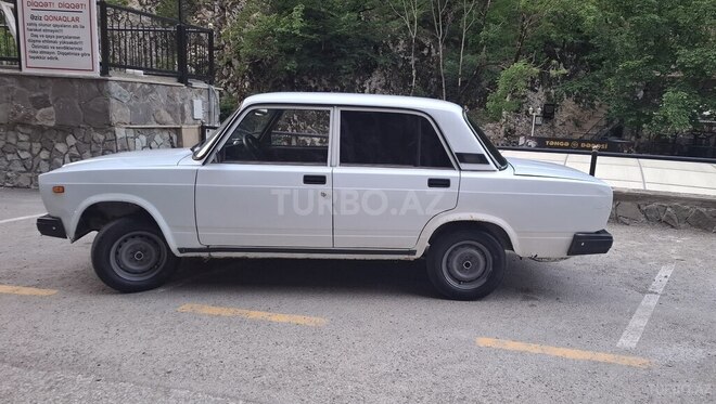 LADA (VAZ) 2107 2005, 95,000 km - 1.6 l - Quba